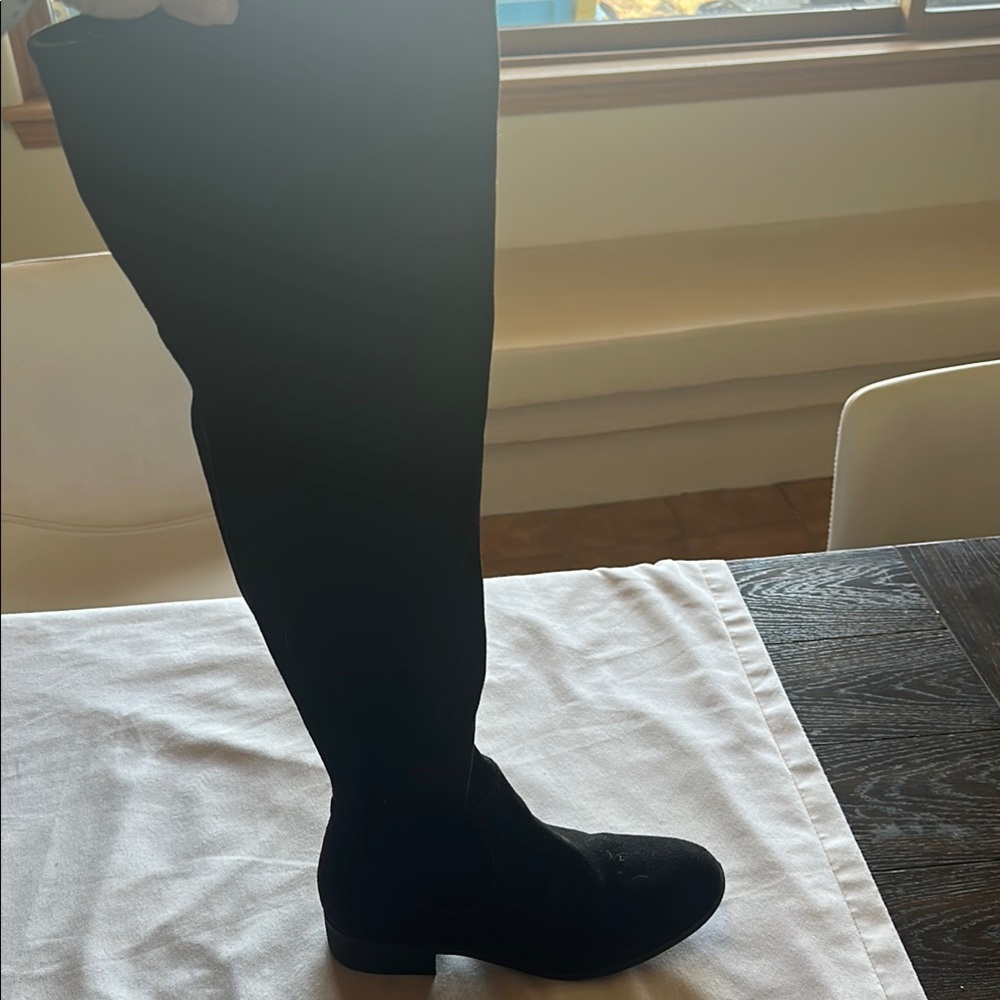 Black Women's Knee-High Boots